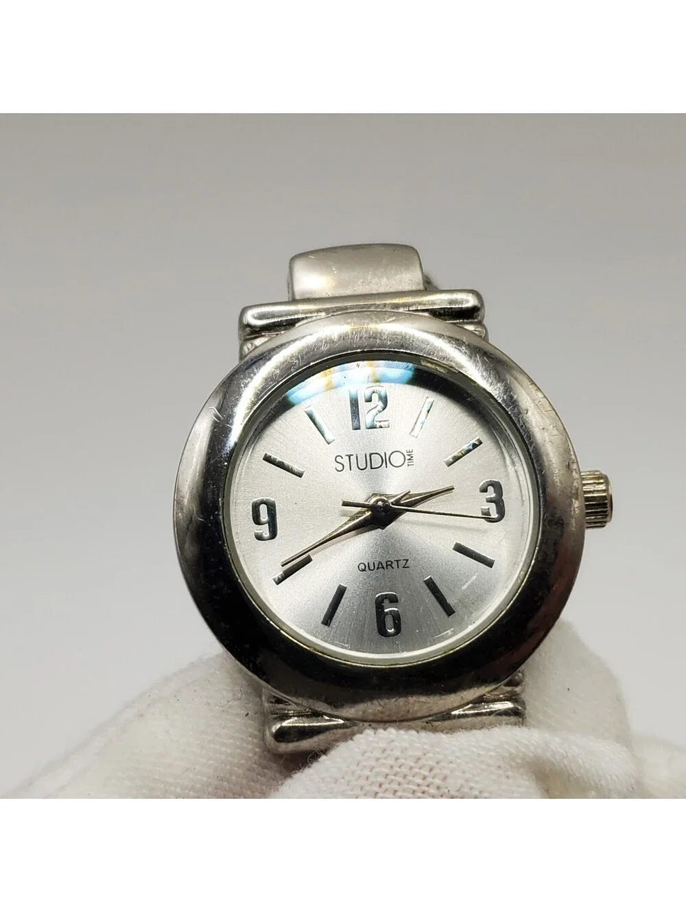 Studio Beaded Magnetic Band Womens Watch 27mm Silver Tone New Battery